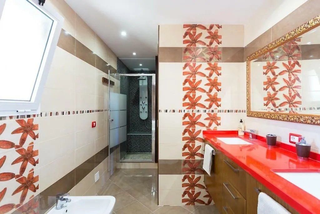 Villa Blanca Tenerife - Complete House - Terrace And Bbq, 5 Minutes From The Beach And Airport 圣伊西德罗 度假居