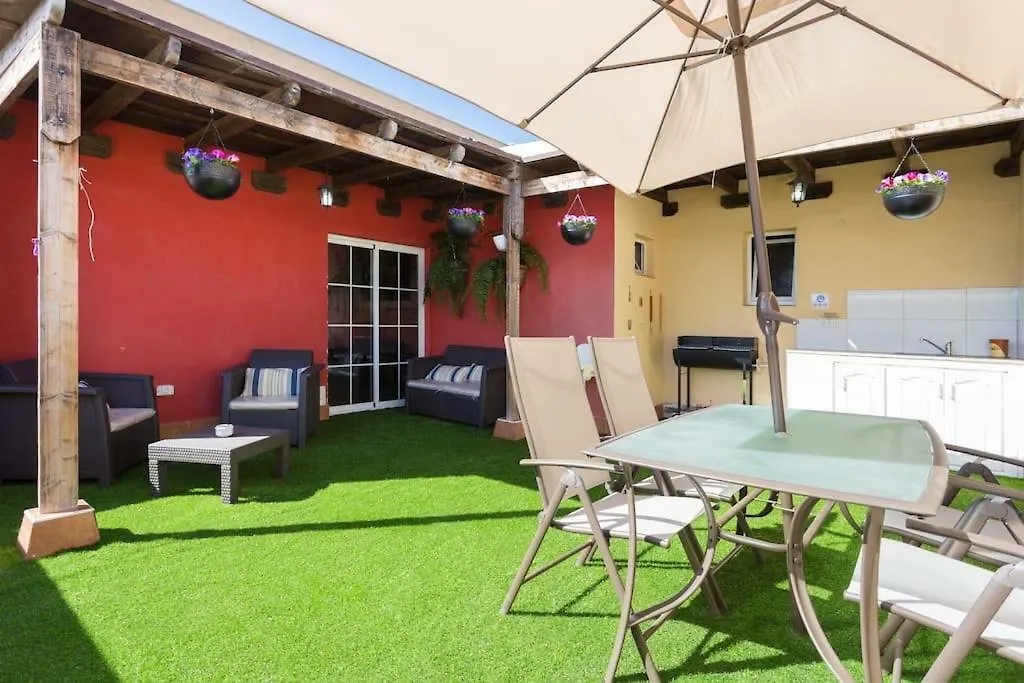 Villa Blanca Tenerife - Complete House - Terrace And Bbq, 5 Minutes From The Beach And Airport location